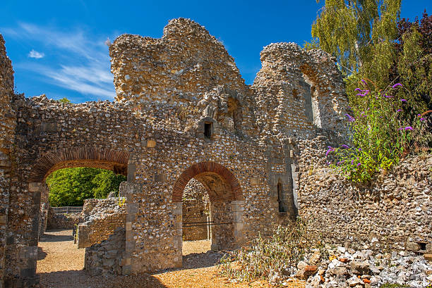 istock ruins of Wolvesey Castle, Winchester, England 514937854