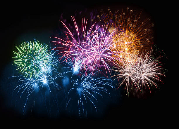 fogos de artifício no céu da noite colorida - fireworks imagens e fotografias de stock