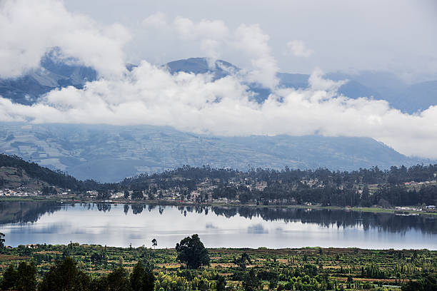 istock Lago San Pablo in Ecuador 515010365