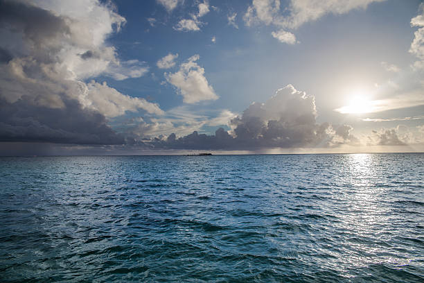 istock Sunrise over the sea 515013579