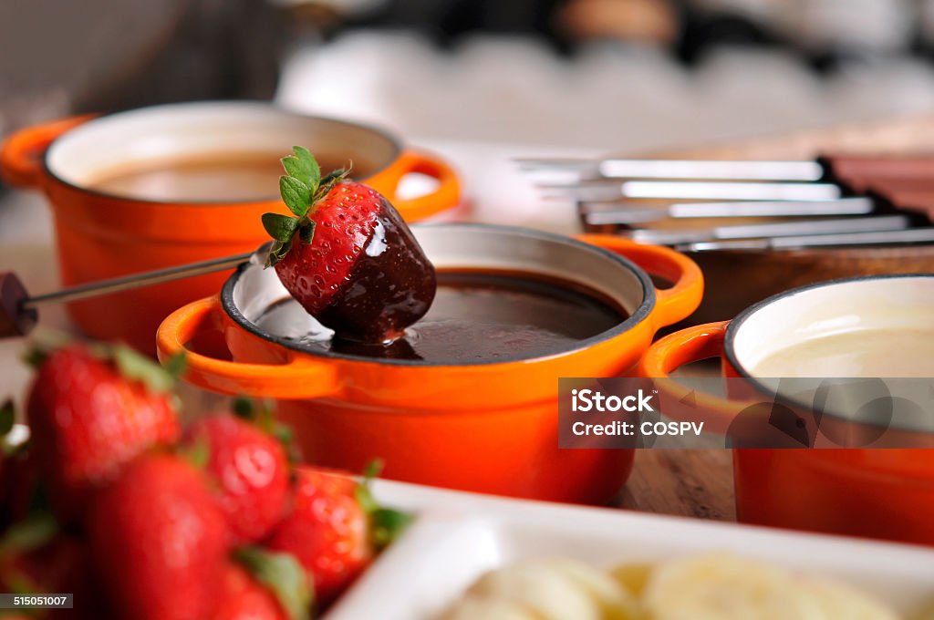 Fondue com morango e de chocolate - Royalty-free Fondue Foto de stock Fondue com morango e de chocolate - Royalty-free Fondue Foto de stock