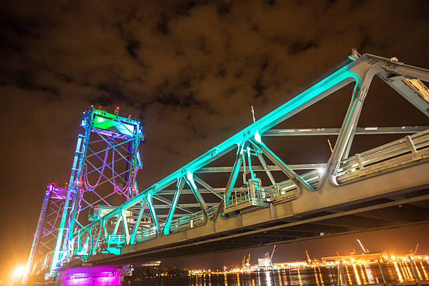 istock Portsmouth Memorial Bridge 515051123