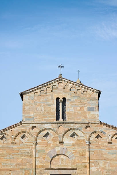 średniowieczny kościół vicopisano-włochy, - romanic zdjęcia i obrazy z banku zdjęć