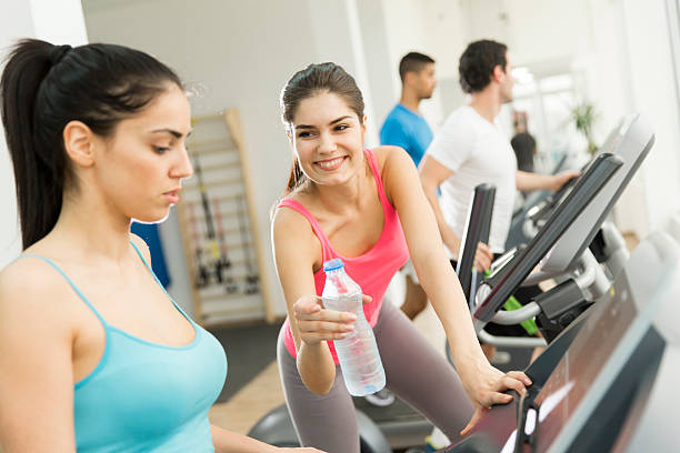 istock Young people in the gym 515198376