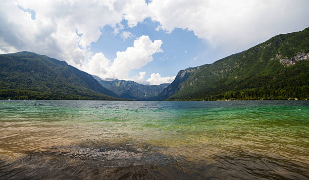 istock Beautiful lake and mountains 515200487