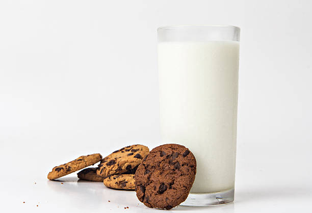 istock Milk glass  and cookies 515203371