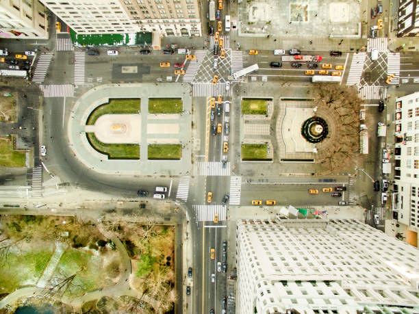 istock Aerial view of fifth avenue 515263348