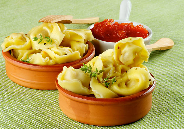 美味しいミート cappelletti - cappelletti ストックフォトと画像