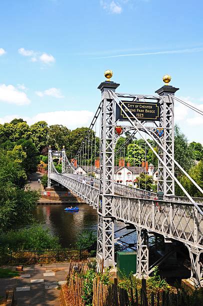 pont suspendu, de chester. - chester england dee river suspension bridge bridge photos et images de collection