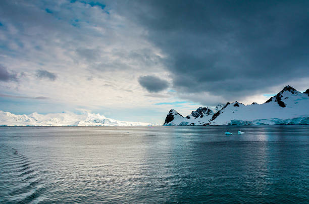 istock Steaming in Antartica Peninsula looking astern 515277836