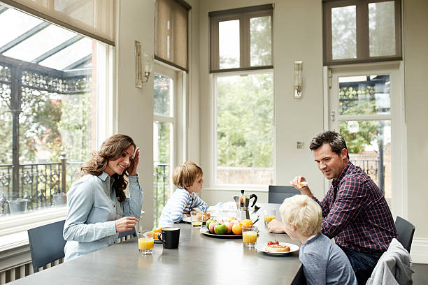 istock Breakfast time is family time 515307344