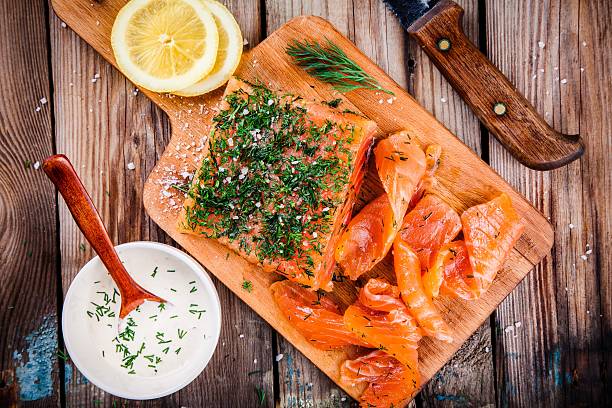 homemades gravad lax com endro - gravlax - fotografias e filmes do acervo