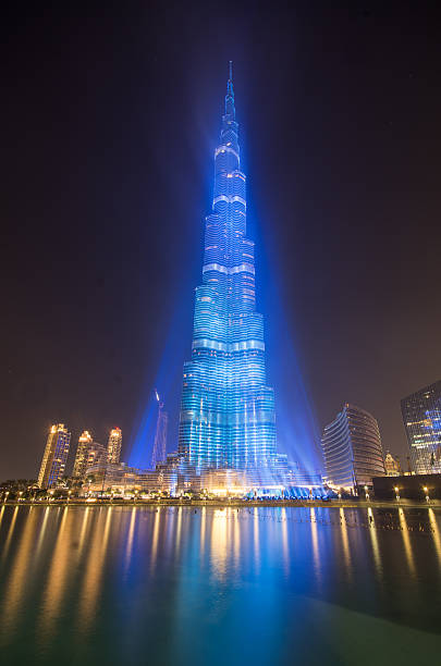 dubai dédiée à l'organisation de l'exposition universelle de 2020 - dubai burj khalifa shopping mall united arab emirates photos et images de collection