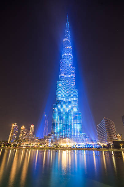 dubai dédiée à l'organisation de l'exposition universelle de 2020 - dubai burj khalifa shopping mall united arab emirates photos et images de collection