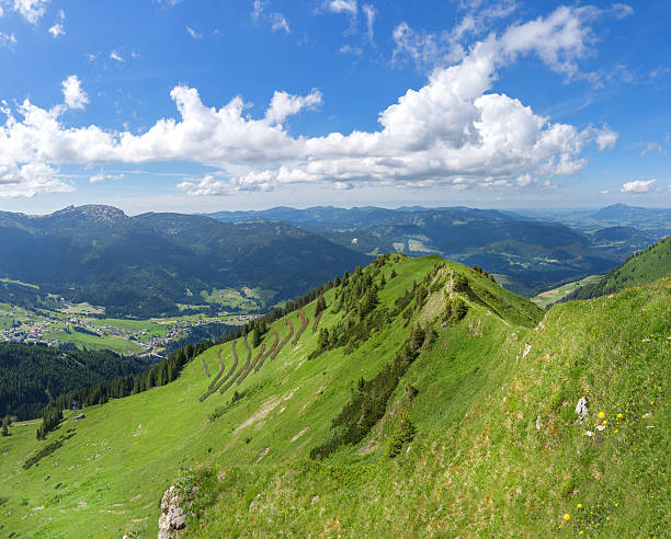 istock View of the valley Kleinwalsertal 515309226