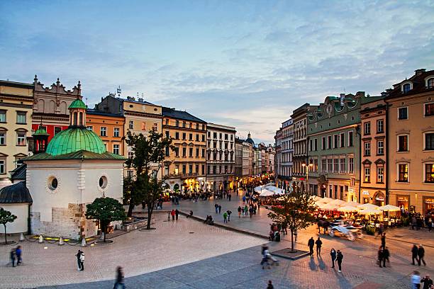 istock Sukiennice town market square in Krakow 515377086