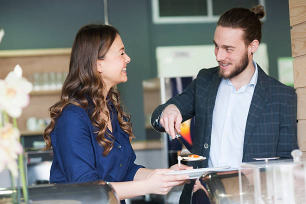istock Business people at lunch 515378058