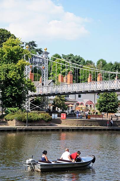 rio dee, chester. - chester england dee river suspension bridge bridge imagens e fotografias de stock