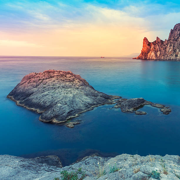 istock Minimalist Seascape. Coastal Sunrise. 515433544