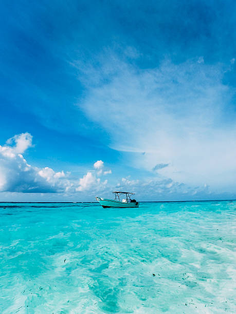 istock Little boat in the Caribbean 515446130