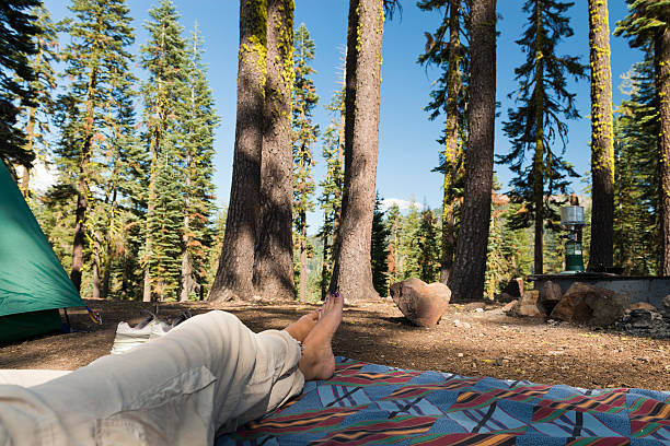 Relajante en el campsite - foto de stock