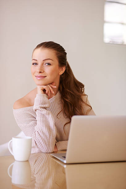 istock Enjoying some coffee with my online friend 515453345