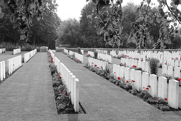 primera guerra mundial en bélgica, flandes cementerio - flanders war grave war memorial fotografías e imágenes de stock