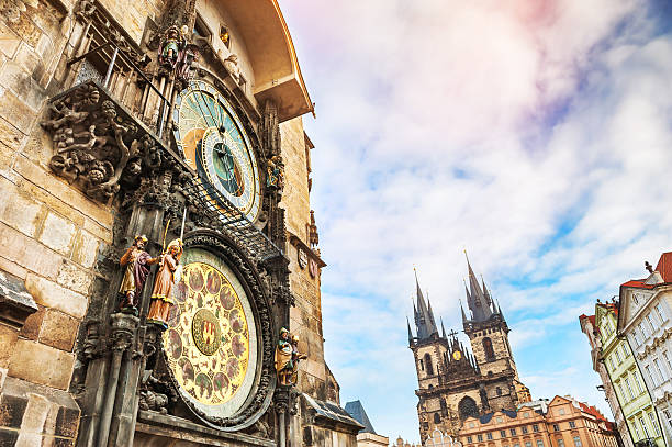 zegar astronomiczny w rynku starego miasta w pradze - astronomical clock zdjęcia i obrazy z banku zdjęć