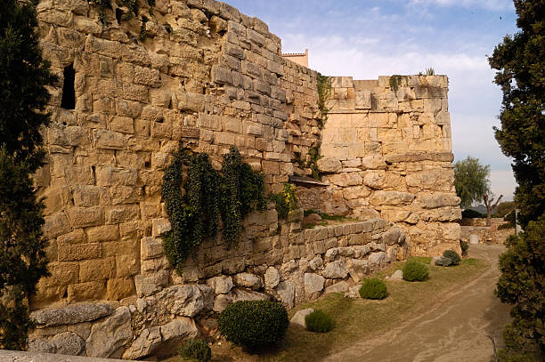 istock muralla romana, torre minerva, Tarragona 515519903