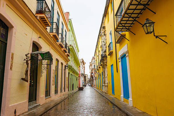 istock Old havana street, Cuba 515528030