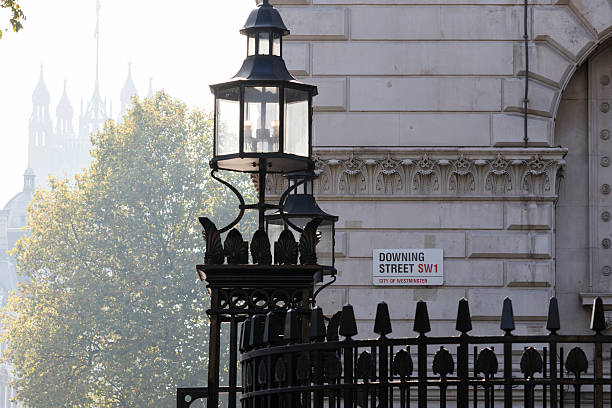 segno di downing street - whitehall street downing street city of westminster uk foto e immagini stock