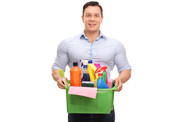 istock Man holding a bucket with cleaning products 515602314