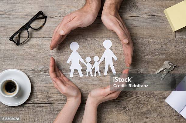 Familie Care Stockfoto und mehr Bilder von Familie - Familie, Krankenversicherung, Sicherheitsgefühl