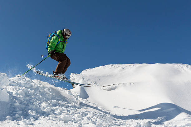 freistil ski springen - ski jumping snowboarding snowboard jumping stock-fotos und bilder