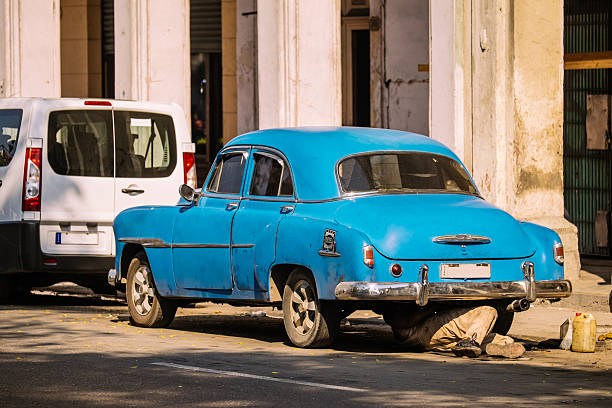 istock Centro Havana street hustle 515681604