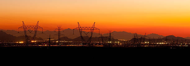 linhas de energia, ao pôr do sol - phoenix sunset arizona city - fotografias e filmes do acervo