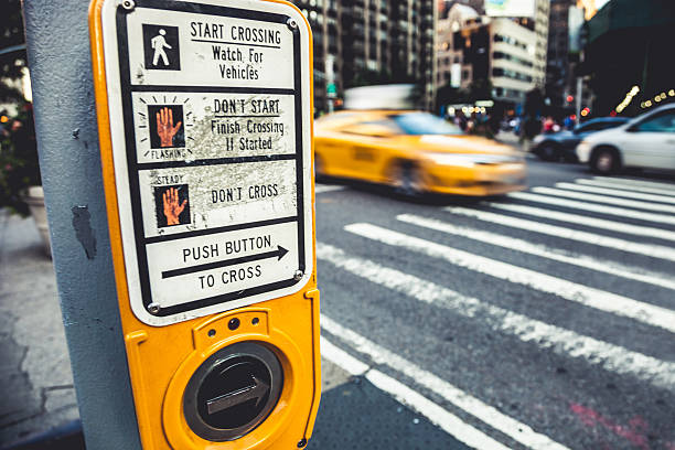 istock Crossing button in New York streets 515688873