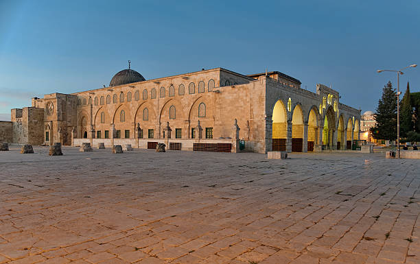 aqsa (mezquita al masjid) en jerusalén al amanecer - alquibla fotos fotografías e imágenes de stock