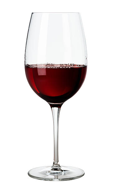 bicchiere di vino rosso su bianco - vino rosso foto e immagini stock