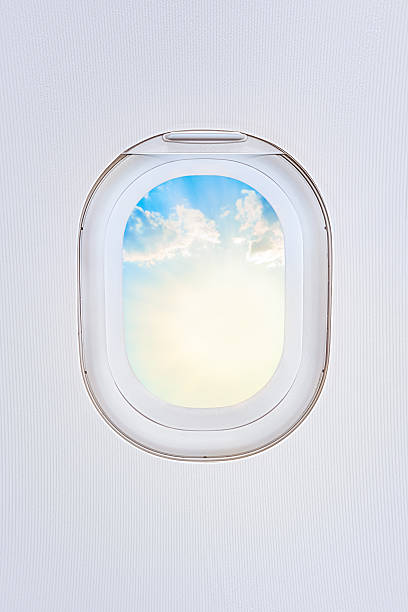 voo - window porthole sky cloudscape imagens e fotografias de stock