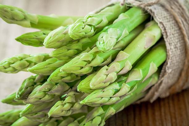 istock bundle of of ripe organic asparagus 515723121