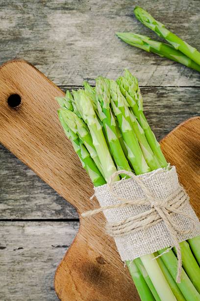 istock bundle of of ripe organic asparagus 515746481