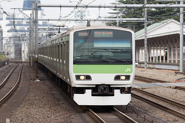 jr wschód yamanote linii pociąg w japonii - harajuku district zdjęcia i obrazy z banku zdjęć