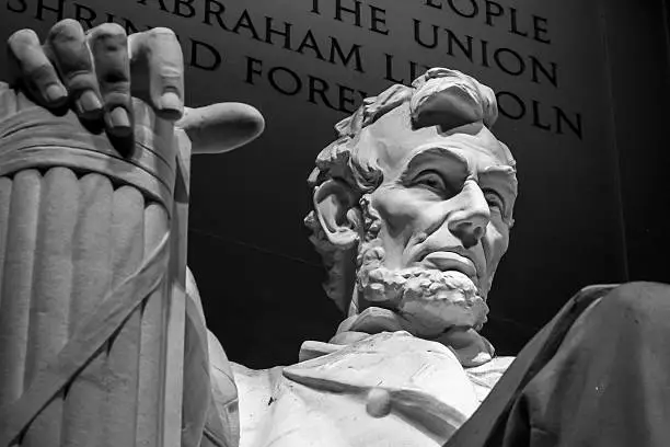 Lincoln memorial at night.