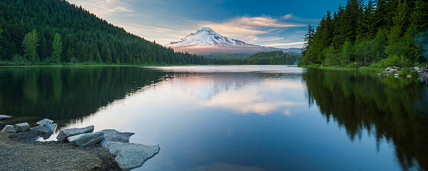 istock Mt Hood at Sunset 515781031