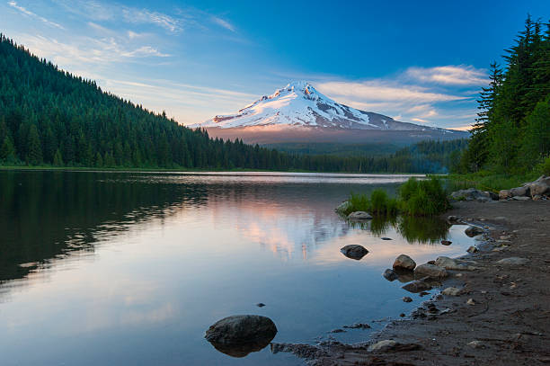 istock Mt Hood at Sunset 515781033