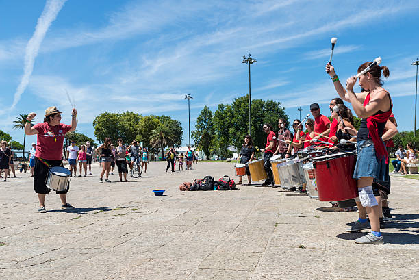 banda de percussão em lisboa, portugal - tomtom - fotografias e filmes do acervo