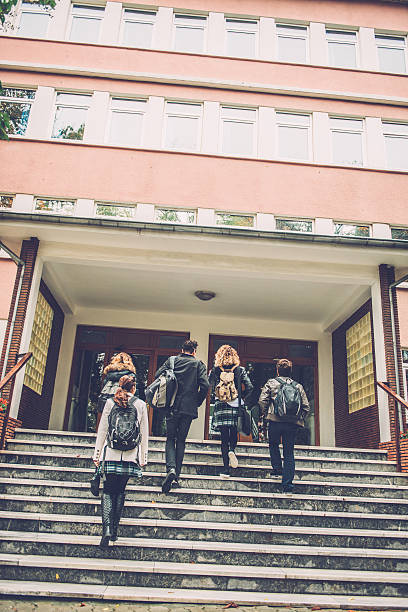 cinco estudiantes turcos que van a la escuela, istanbul - staircase steps istanbul turkey fotografías e imágenes de stock