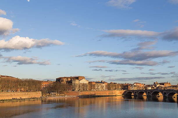 istock View over Garonne River in Toulouse 515811596