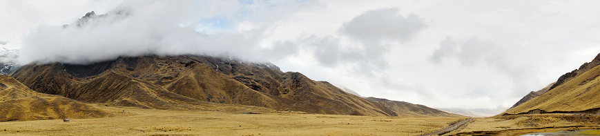 Entrada de La Raya y Pukara, Puno, Perú photo
